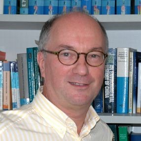 Dieses Bild zeigt Prof. Dr.  Bernhard Hauer